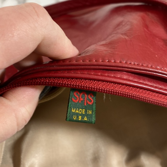 Vintage SAS Purse Shoulder Handbag Womens OS Red Genuine Leather Zip Pockets - Picture 7 of 11